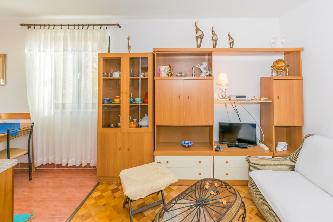 Apartments Mirjana Pula Ngoại thất bức ảnh